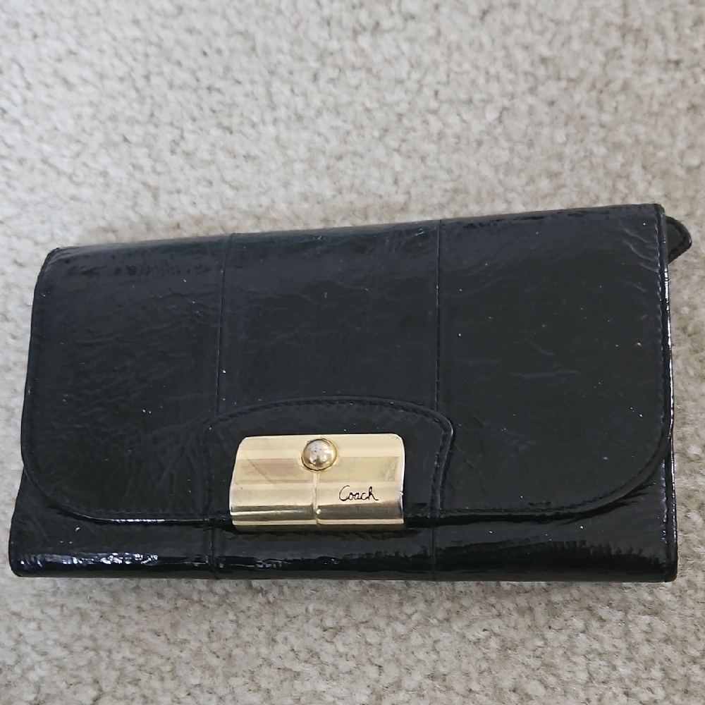 ☀️HP☀️Vintage Coach Patent Leather Checkbook Wallet
